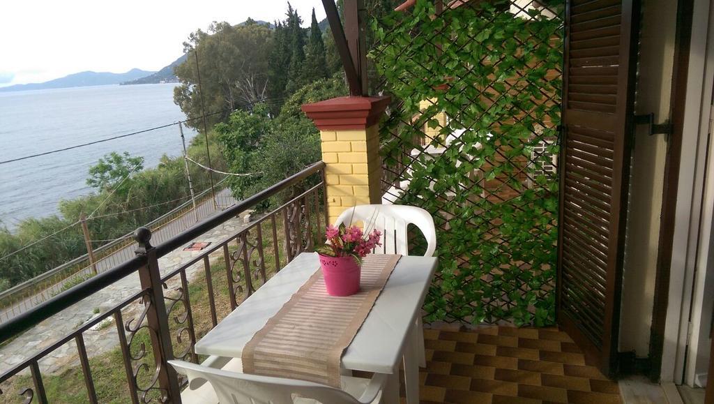 Sol E Mar Sea Side View Guesthouse Perama  Bagian luar foto
